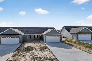 278 Railroad St, Moscow Mills, MO 63362 - Photo 2