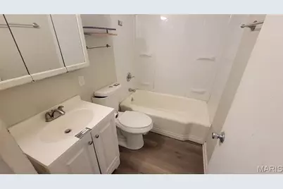 2000 Wismer Avenue, Saint Louis, MO 63114 - Photo 8