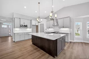 202 Keaton Woods Dr, O'Fallon, MO 63368 - Photo 2