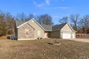 1561 Timber Wolf Dr, Festus, MO 63028 - Photo 2