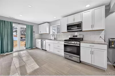 6750 Foxshire Drive, Florissant, MO 63033 - Photo 22