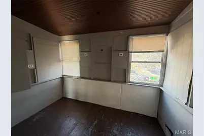 919 Bates Street, Saint Louis, MO 63111 - Photo 18