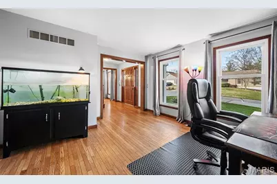 120 Hunters Pointe Drive, Saint Charles, MO 63304 - Photo 10