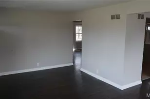 9244 Edna St, Saint Louis, MO 63137 - Photo 4