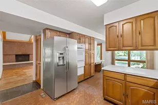 16 Meadowbrook Country Club Estate, Ballwin, MO 63011 - Photo 12
