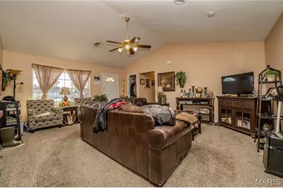 1131 Howard Drive, Lebanon, MO 65536 - Photo 4