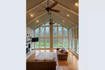 9385 Roosevelt Drive, Saint Louis, MO 63127 - Photo 2