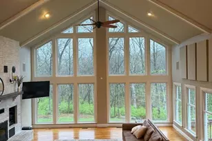 9385 Roosevelt Dr, Saint Louis, MO 63127 - Photo 2