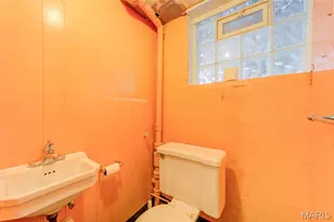 8766 Burton Ave, Charlack, MO 63114 - Photo 36