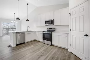 31 Bluestem Ct, Lake Saint Louis, MO 63367 - Photo 12