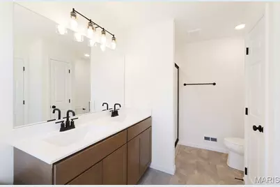31 Bluestem Court, Lake Saint Louis, MO 63367 - Photo 22