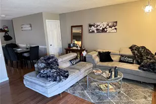 2333 Bensonhurst Dr, Florissant, MO 63031 - Photo 2