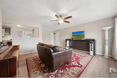 634 Parker Drive, Ballwin, MO 63021 - Photo 2