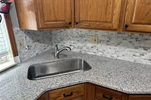 5220 Fletcher St, Jennings, MO 63136 - Photo 4