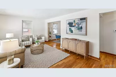 8015 Parkwood Drive, Saint Louis, MO 63123 - Photo 2