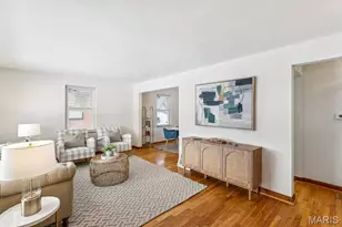 8015 Parkwood Dr, Saint Louis, MO 63123 - Photo 2