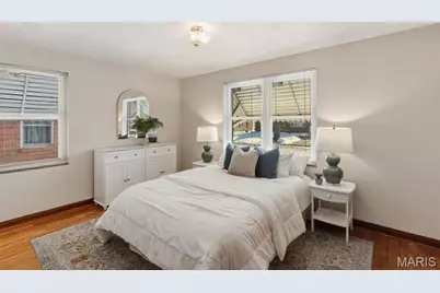 8015 Parkwood Drive, Saint Louis, MO 63123 - Photo 12