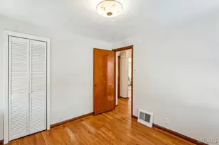 8015 Parkwood Dr, Saint Louis, MO 63123 - Photo 16