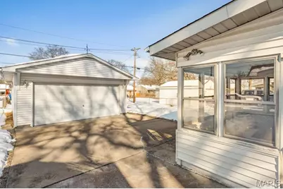 8015 Parkwood Drive, Saint Louis, MO 63123 - Photo 28