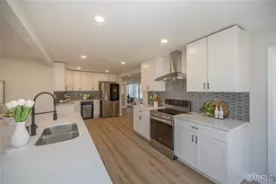 15693 Dresden Lake Ct, Chesterfield, MO 63017 - Photo 14