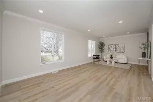 15693 Dresden Lake Ct, Chesterfield, MO 63017 - Photo 8