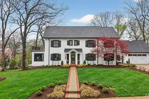 457 Yorkshire Pl, Webster Groves, MO 63119 - Photo 2