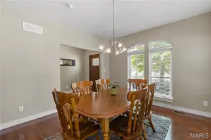 100 Berry Manor Cir, Saint Peters, MO 63376 - Photo 6