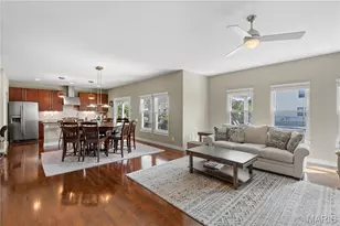 100 Berry Manor Cir, Saint Peters, MO 63376 - Photo 8