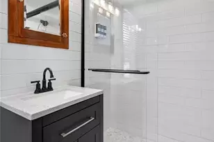 221 N Benton Ave, Saint Charles, MO 63301 - Photo 6