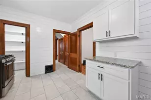 221 N Benton Ave, Saint Charles, MO 63301 - Photo 12