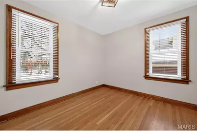 221 N Benton Avenue, Saint Charles, MO 63301 - Photo 16