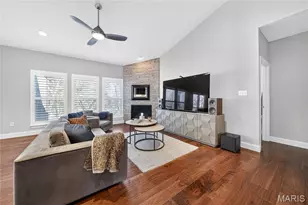 956 Ridgepointe Pl Cir, Lake Saint Louis, MO 63367 - Photo 4