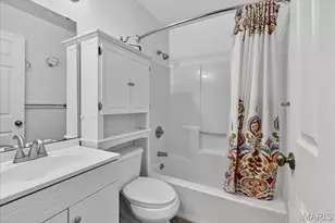 8912 N Swan Cir, Brentwood, MO 63144 - Photo 8