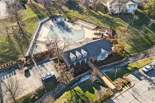 8912 N Swan Cir, Brentwood, MO 63144 - Photo 12