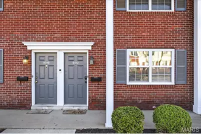 8912 N Swan Circle, Brentwood, MO 63144 - Photo 1