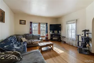 659 E Pine St, Bourbon, MO 65441 - Photo 8