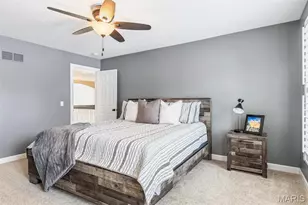 1040 Greystone Manor Pkwy, Chesterfield, MO 63005 - Photo 54