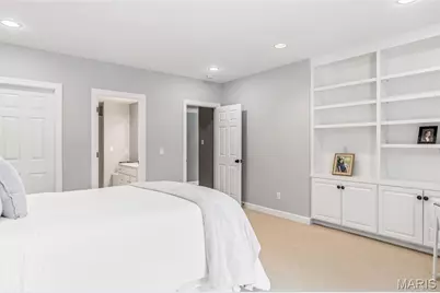 1040 Greystone Manor Parkway, Chesterfield, MO 63005 - Photo 66