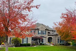 1040 Greystone Manor Pkwy, Chesterfield, MO 63005 - Photo 78