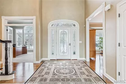 1040 Greystone Manor Parkway, Chesterfield, MO 63005 - Photo 4