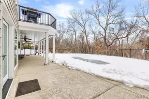 1040 Greystone Manor Pkwy, Chesterfield, MO 63005 - Photo 76