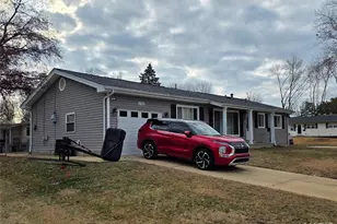 6702 Flowervale Dr, Hazelwood, MO 63042 - Photo 2