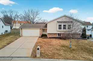 115 Stonecrest Ln, Saint Peters, MO 63304 - Photo 2