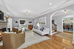 7736 Davis Dr, Saint Louis, MO 63105 - Photo 6