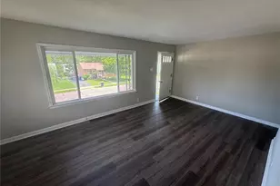 9724 Margo Ann Ln, Woodson Terrace, MO 63134 - Photo 10