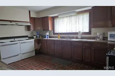 400 N 3rd Street, De Soto, MO 63020 - Photo 10