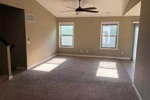 114 Prairie Bluffs Dr, Wentzville, MO 63385 - Photo 2