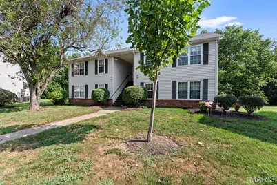 160 Old Buggy Ct Court #D, Saint Peters, MO 63304 - Photo 2