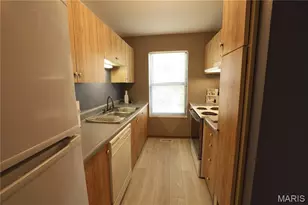 2048 New Sun Dr, Florissant, MO 63031 - Photo 4