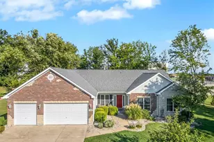 702 Balcarra Dr, O'Fallon, MO 63368 - Photo 2